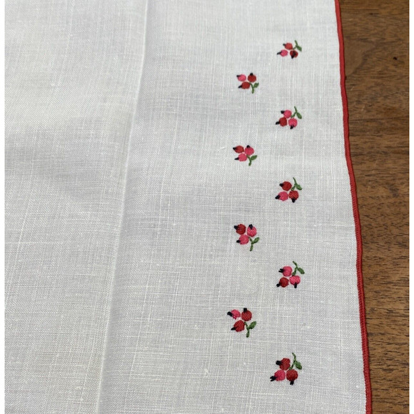 Vintage Set of Cloth Luncheon Placemats (4) Red & Pink Floral Embroidery Details - Picture 3 of 6